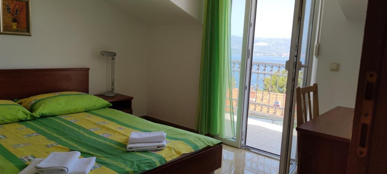 Apartments Sofija Slatine Bagian luar foto