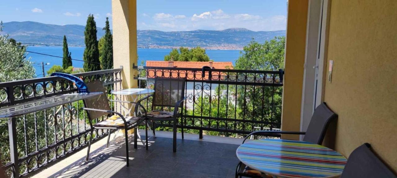 Apartments Sofija Slatine Bagian luar foto